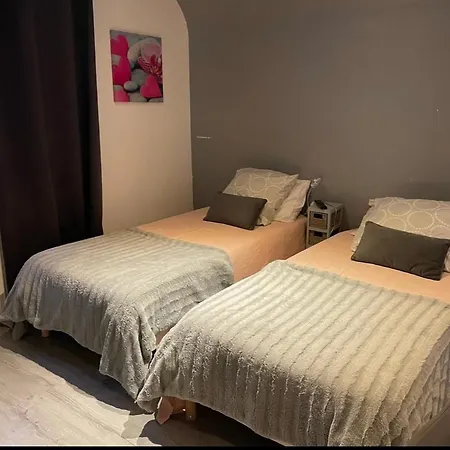 Julia Lits Separes Homestay *