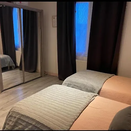 Julia Lits Separes *